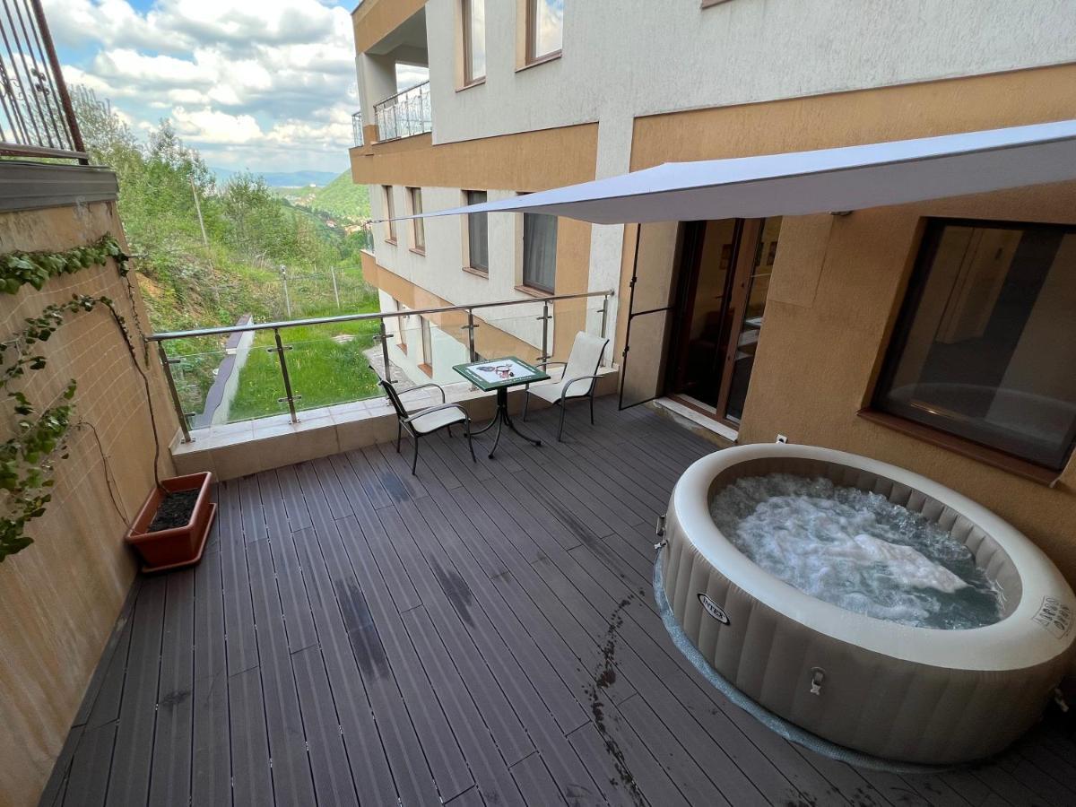 Coroni Studio With Jacuzzi บราชอฟ ภายนอก รูปภาพ