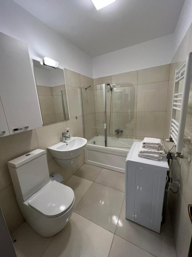 Coroni Studio With Jacuzzi บราชอฟ ภายนอก รูปภาพ
